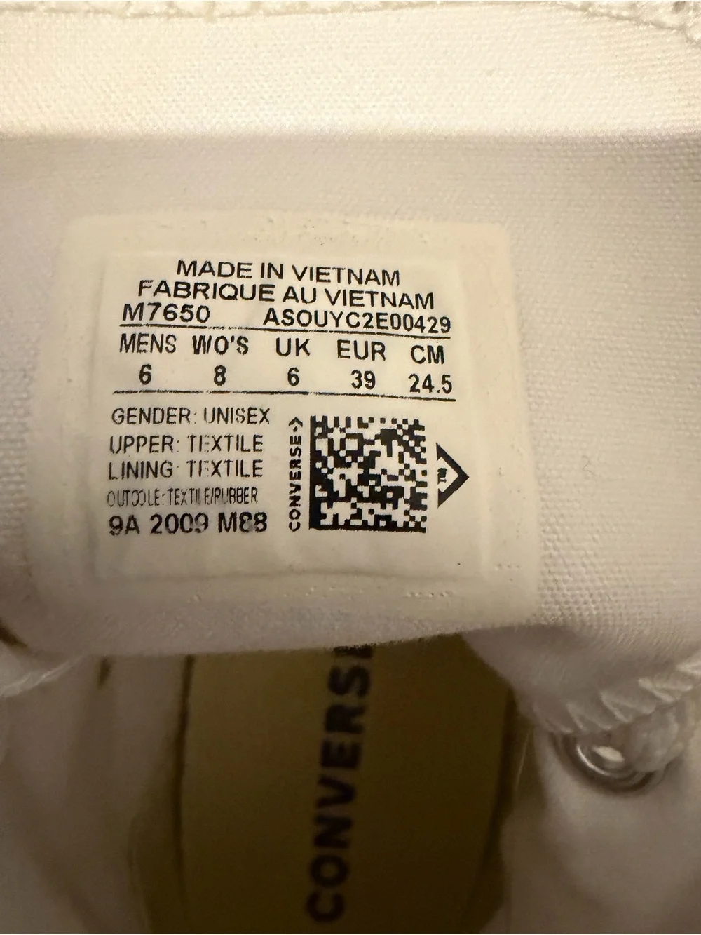 White Hi Top Converse size 8 Women size 6 mens